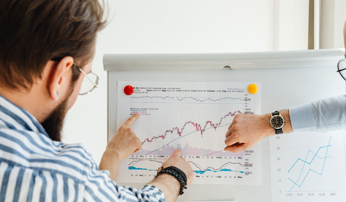 Abrasel-SP indica que 73% dos estabelecimentos projetam aumento de receita e que 89% do setor é composto por MEIs e microempresas